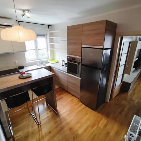 Vista Apartment *